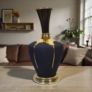 Midnight Gold Luxe Vase – Handcrafted Matte Black & Metallic Art Decor